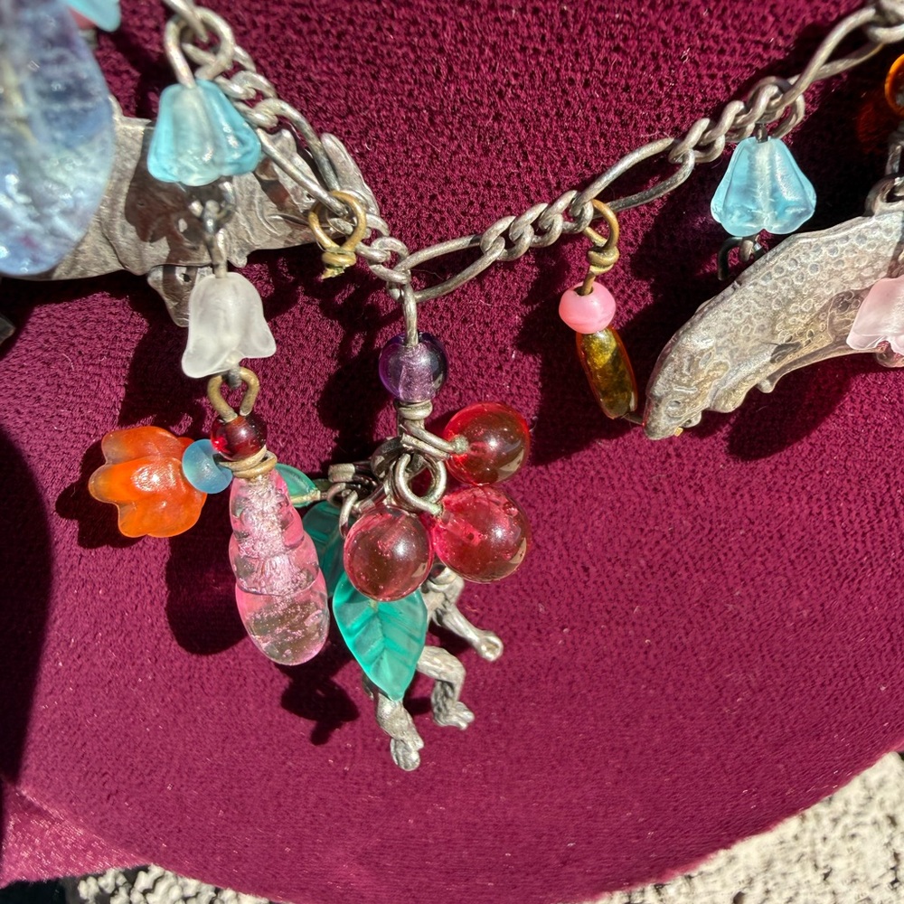 Wild Kingdom— Vintage Animal Charm Necklace with Lucite Beads | Signed LIJ NY - Picture 4 of 12